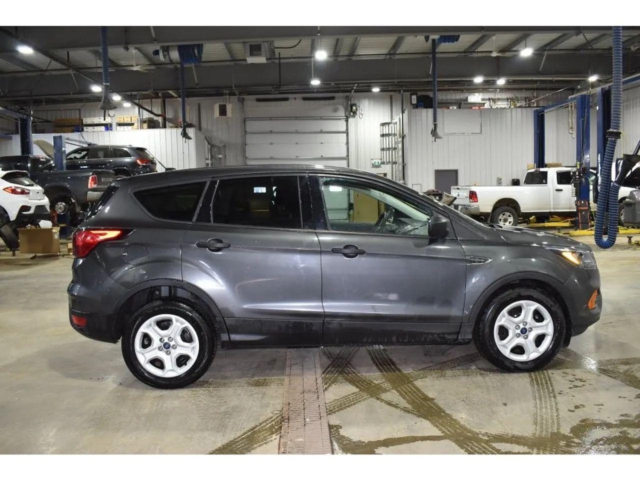 2019 Ford Escape S-2