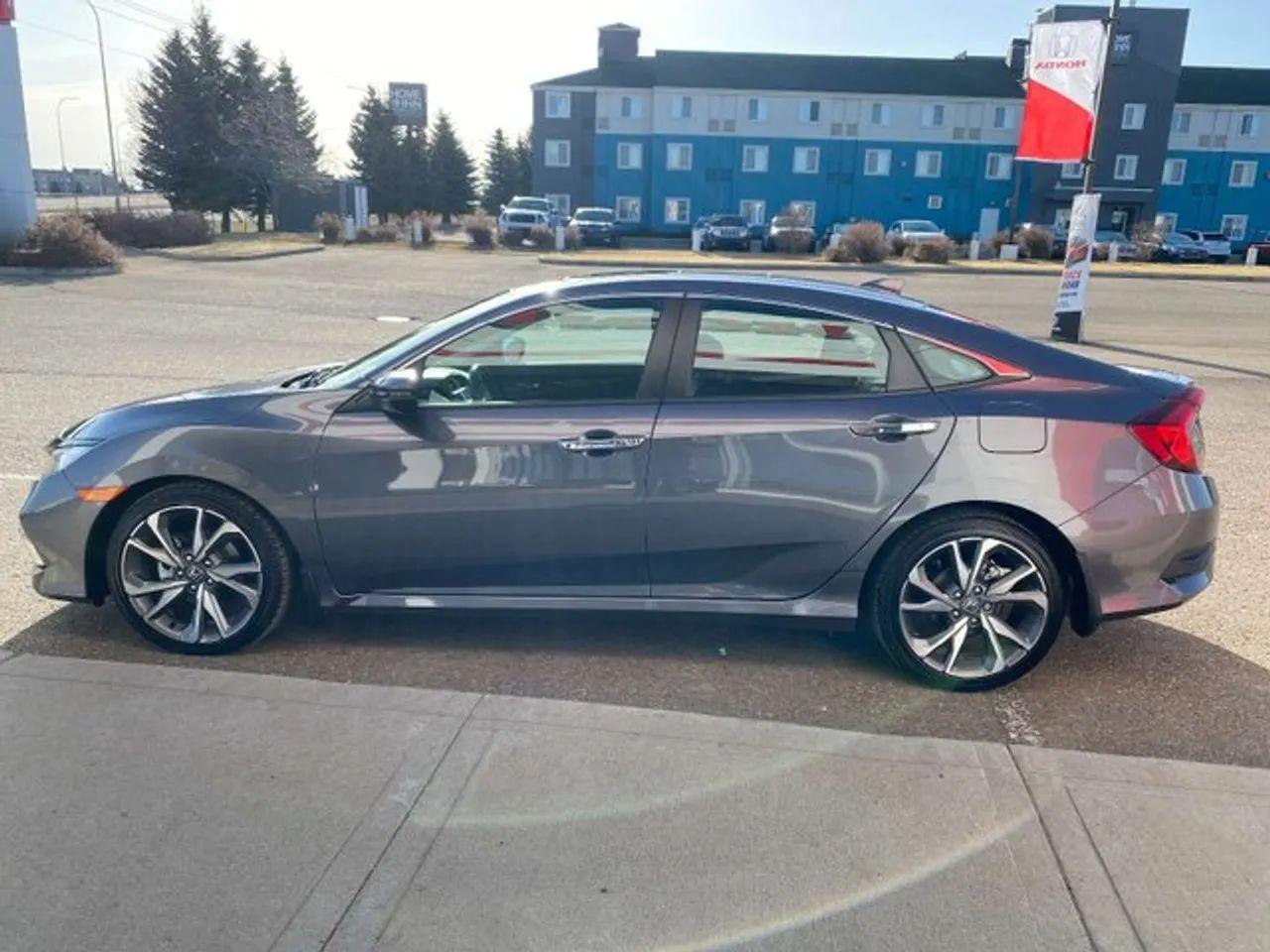 2019 Honda Civic Touring-4