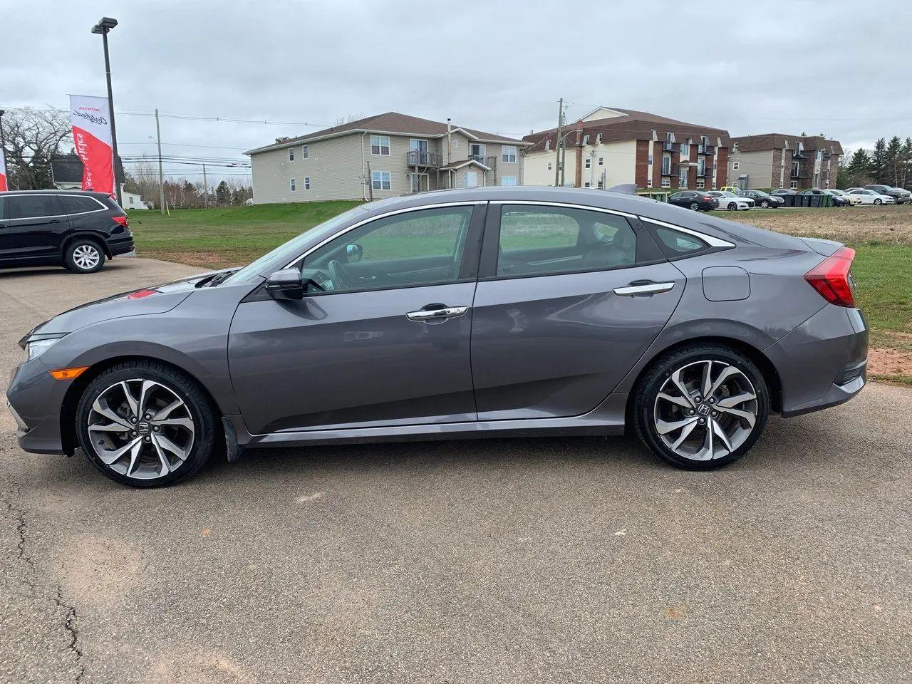 2019 Honda Civic Touring-3