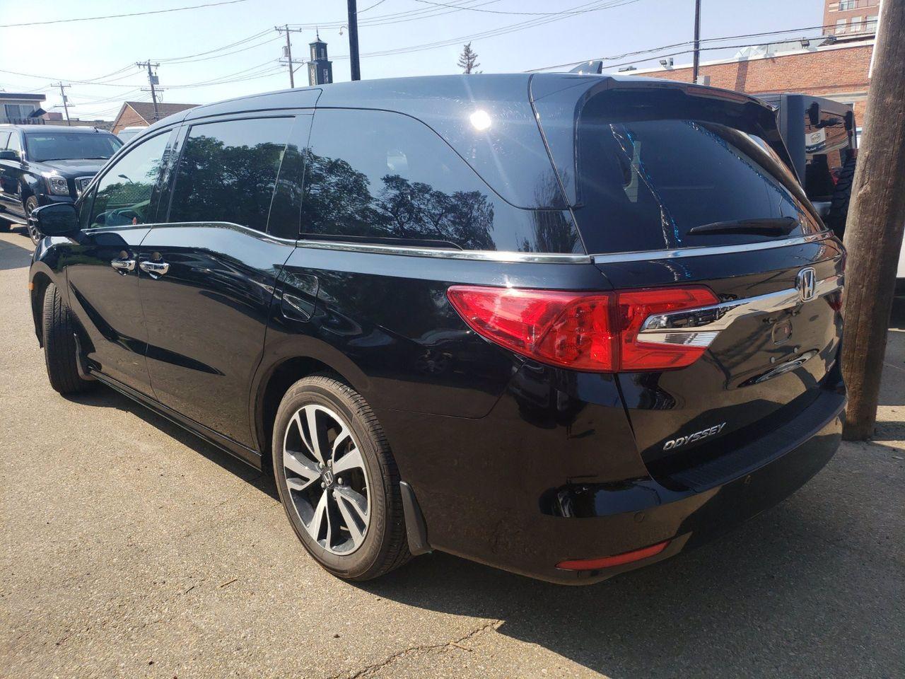 2019 Honda Odyssey Touring-3