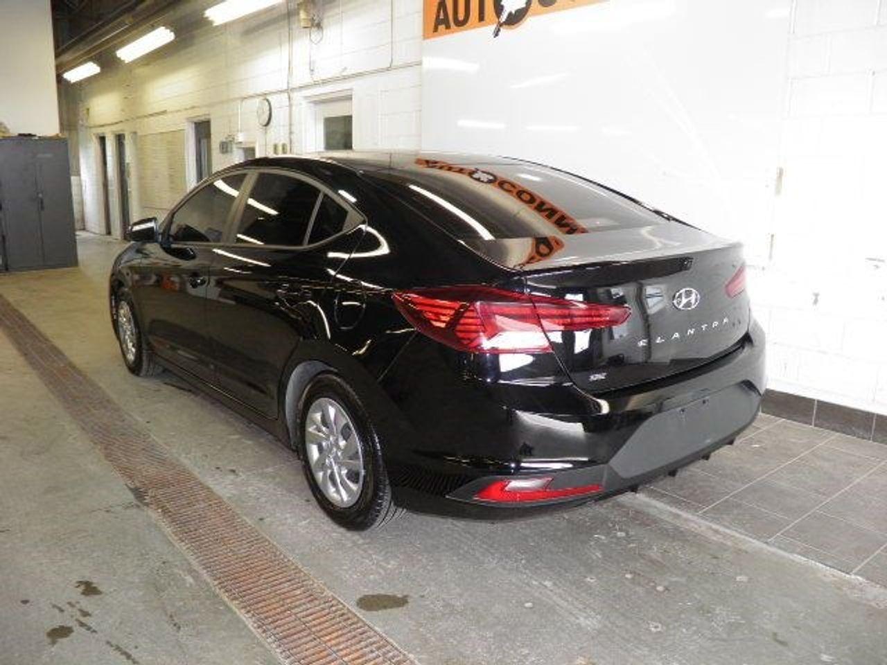 2019 Hyundai Elantra Essential-3
