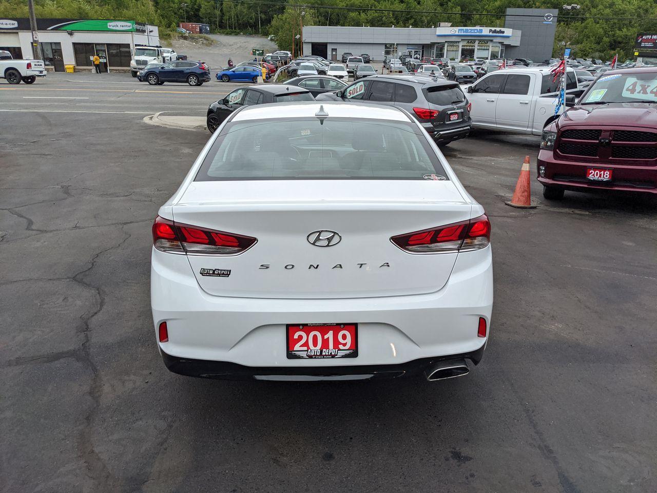 2019 Hyundai Sonata Essential-4
