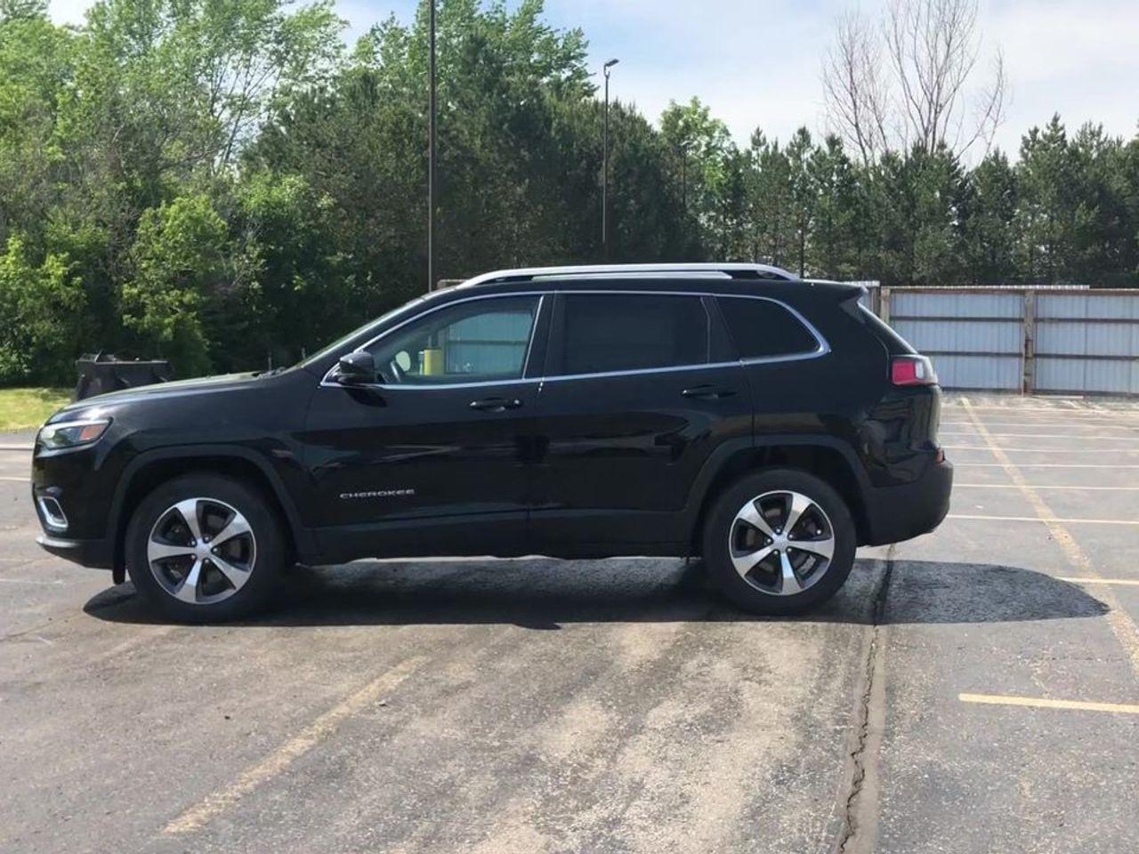 2019 Jeep Cherokee -4