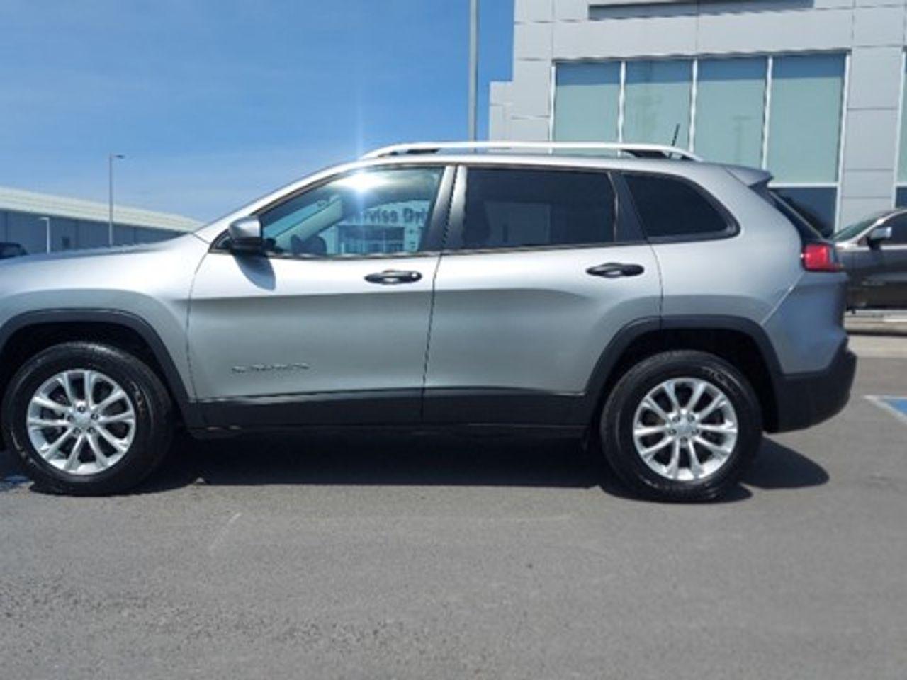 2019 Jeep Cherokee -1
