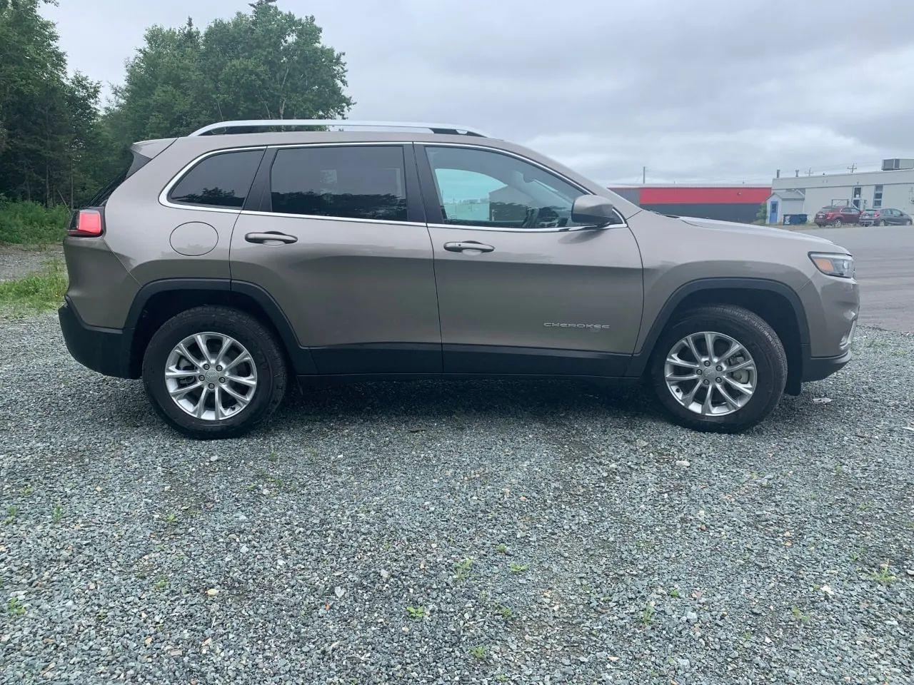 2019 Jeep Cherokee North-3