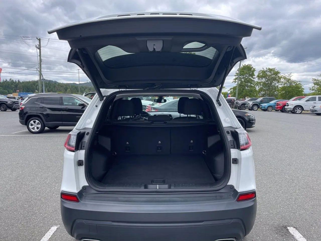 2019 Jeep Cherokee North-4