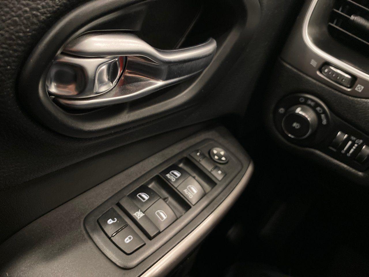 2019 Jeep Cherokee North-3