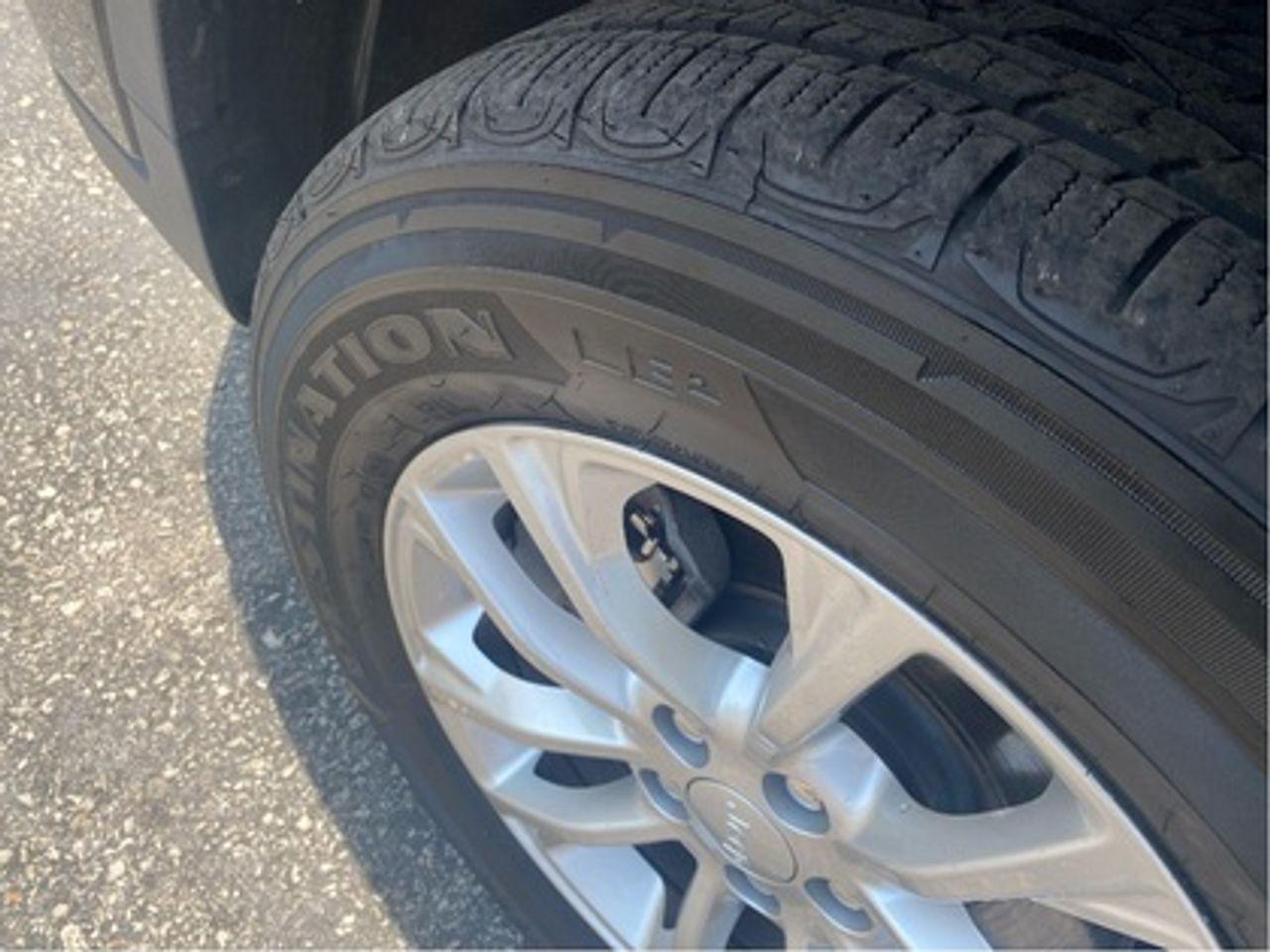 2019 Jeep Cherokee North-4