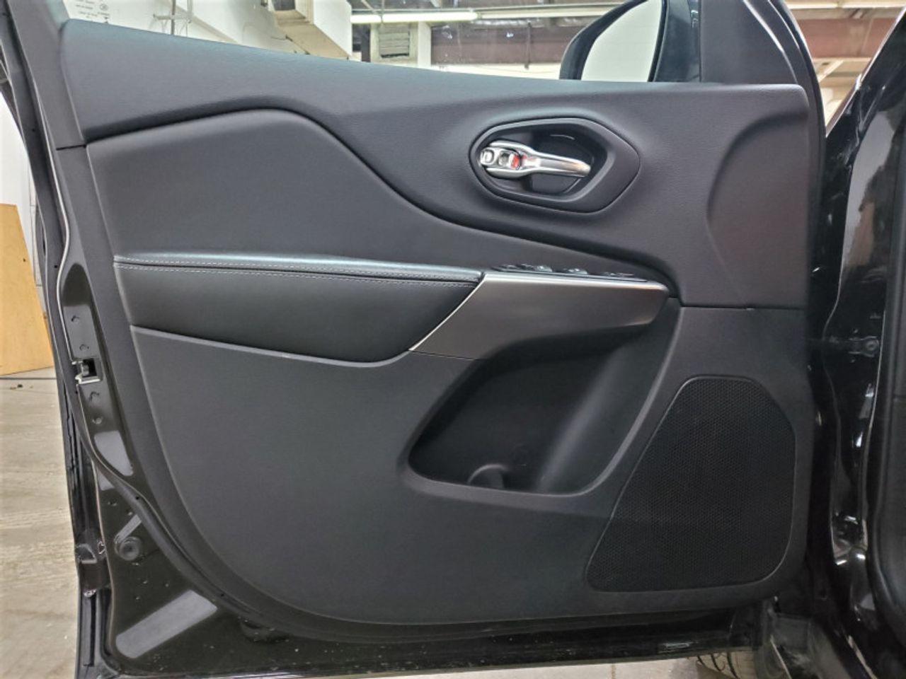 2019 Jeep Cherokee North-3