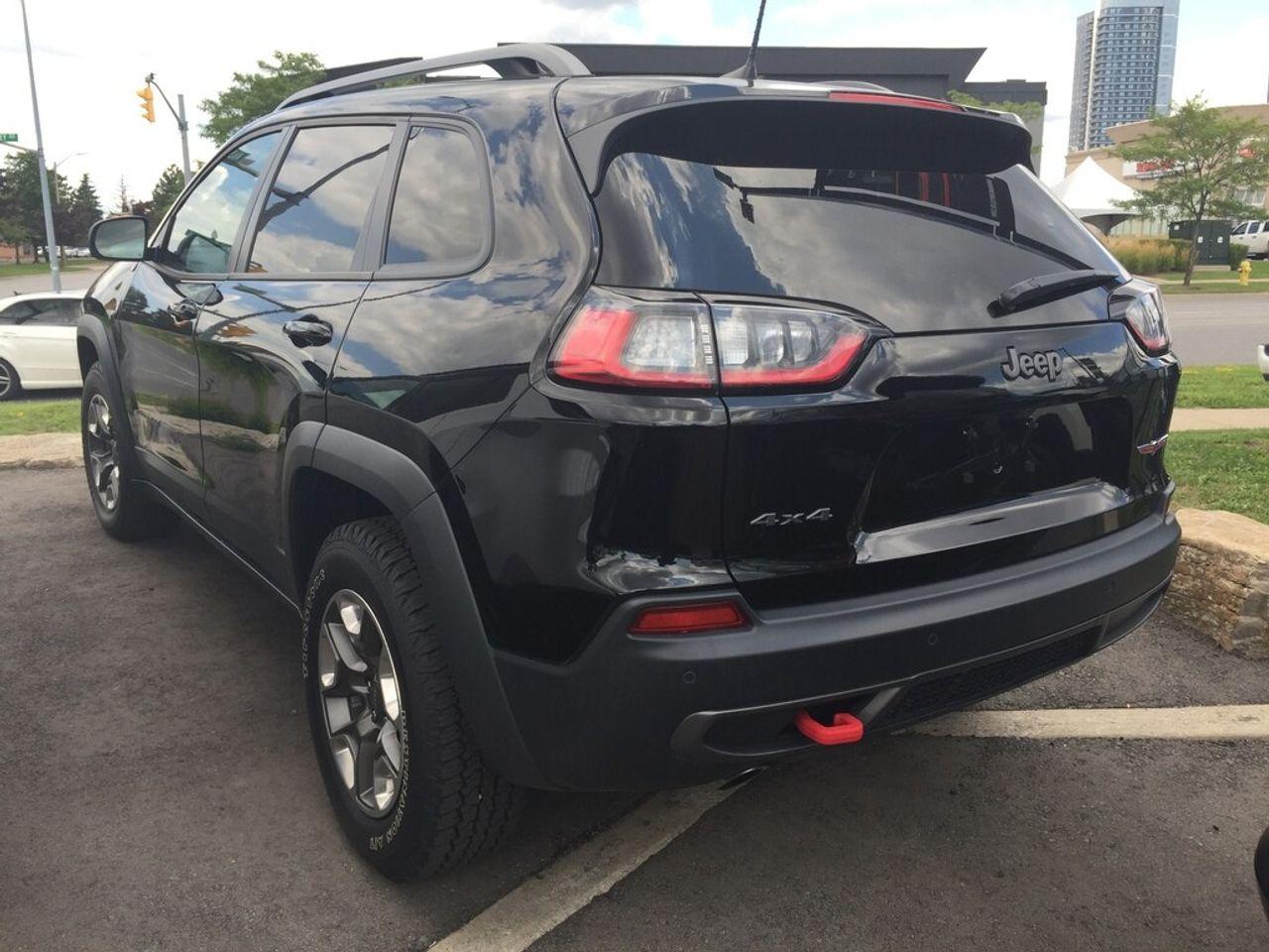 2019 Jeep Cherokee Trailhawk-1