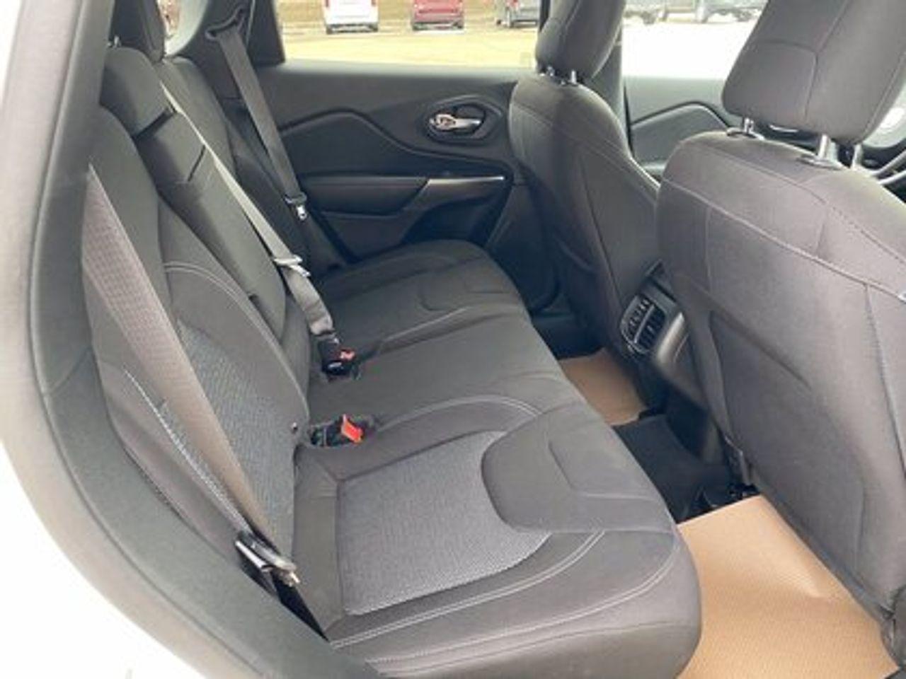 2019 Jeep Cherokee -4