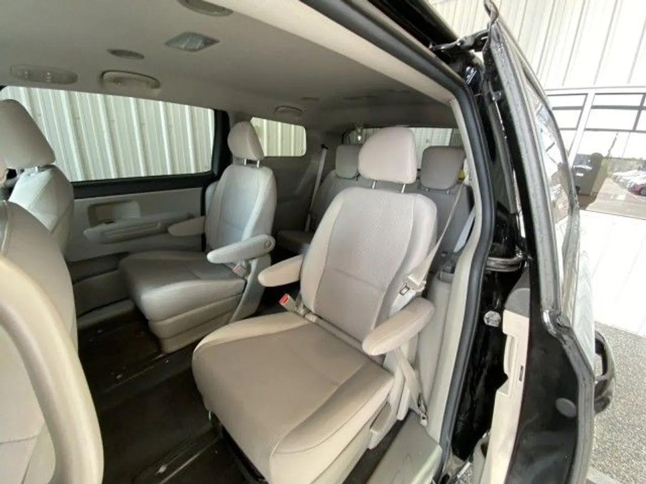 2019 Kia Sedona L-3