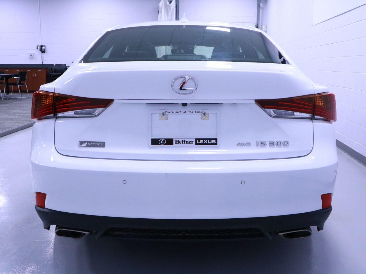 2019 Lexus IS Base-3