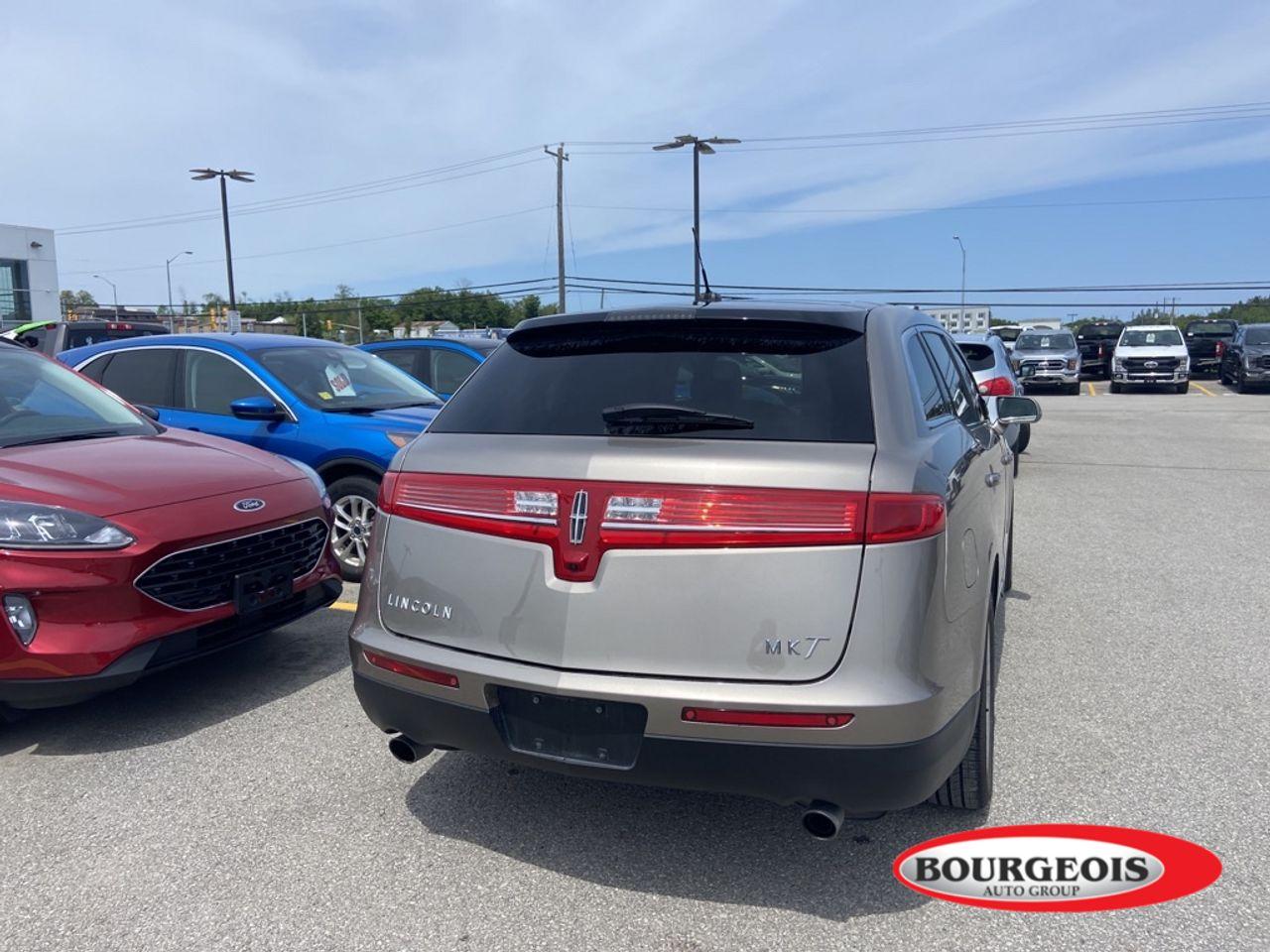 2019 Lincoln MKT Reserve-2