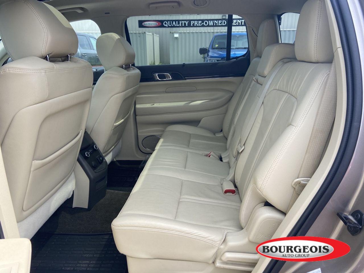 2019 Lincoln MKT Reserve-3