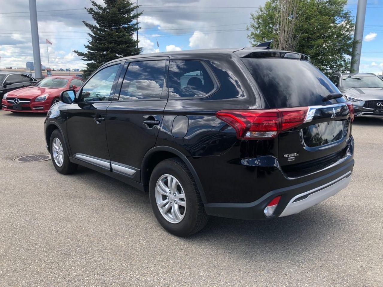 2019 Mitsubishi Outlander ES AWC-4