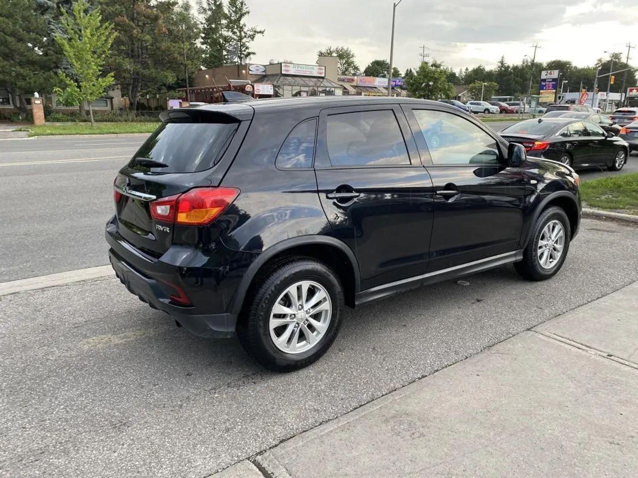 2019 Mitsubishi RVR SE-1