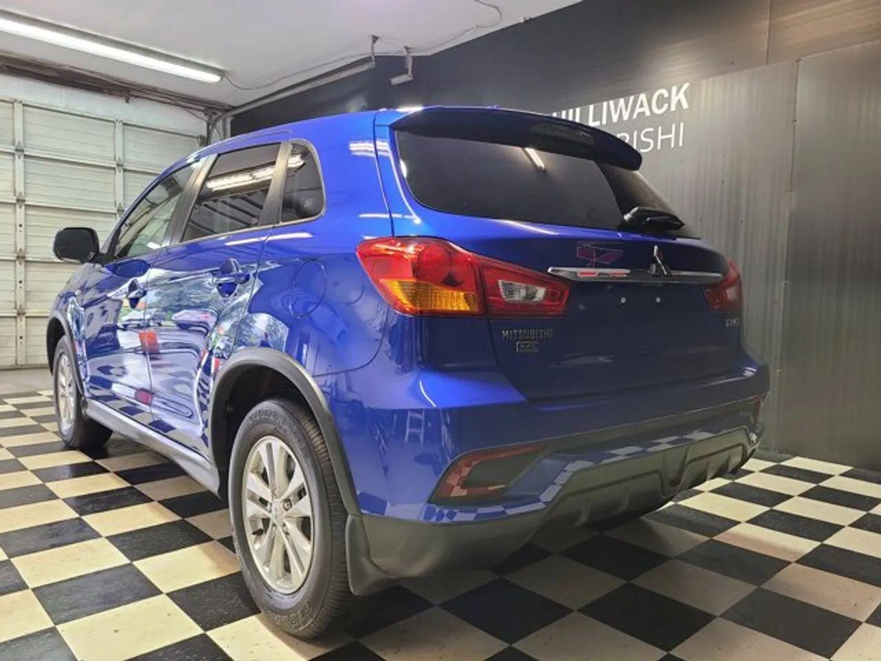 2019 Mitsubishi RVR SE-4