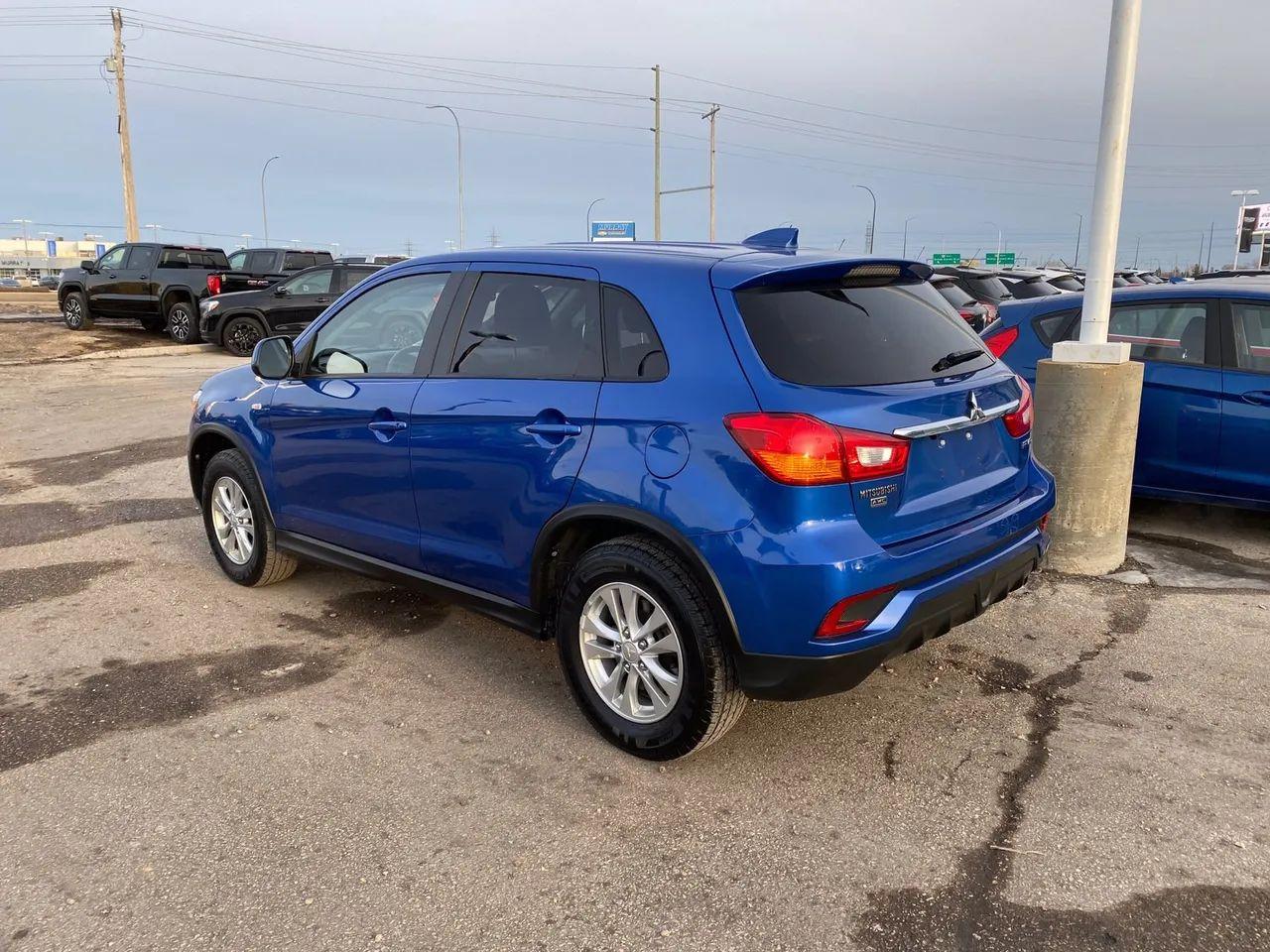 2019 Mitsubishi RVR SE-4