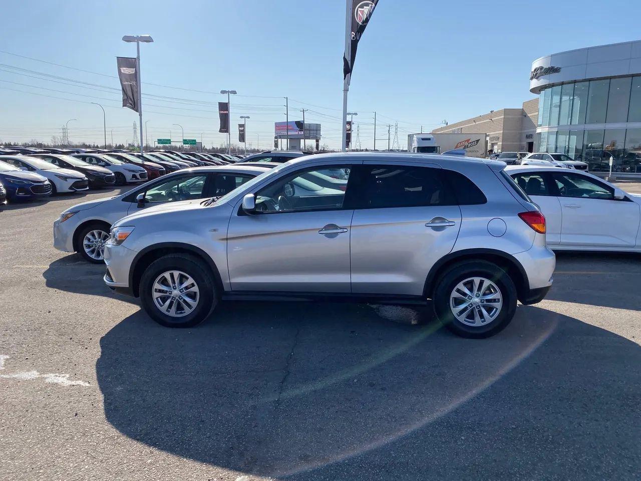 2019 Mitsubishi RVR SE-3