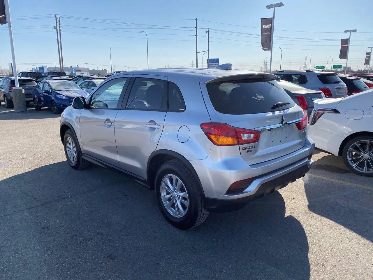 2019 Mitsubishi RVR SE-4