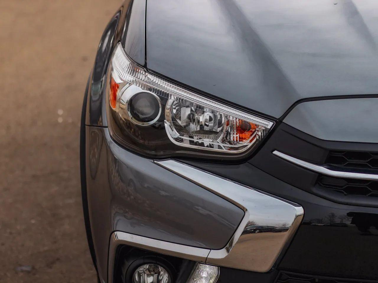 2019 Mitsubishi RVR SE-4