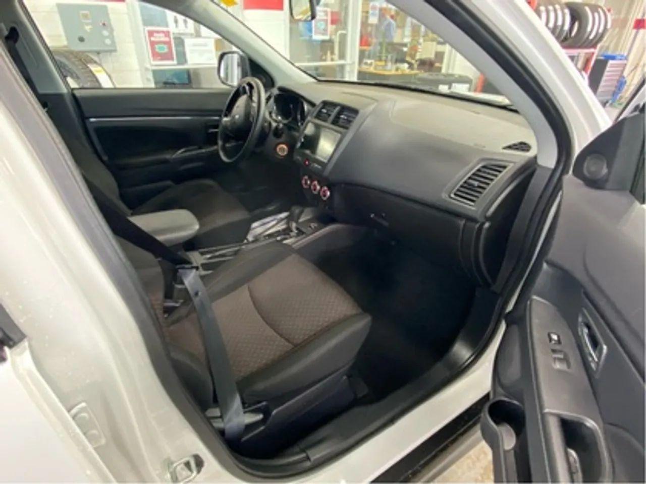 2019 Mitsubishi RVR SE-3