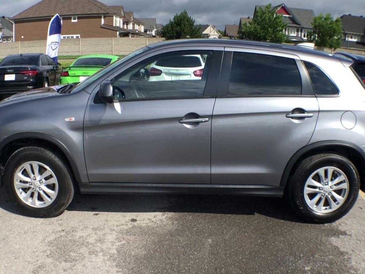 2019 Mitsubishi RVR SE-4