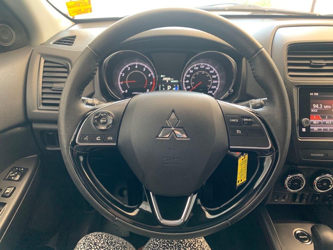 2019 Mitsubishi RVR SE-4