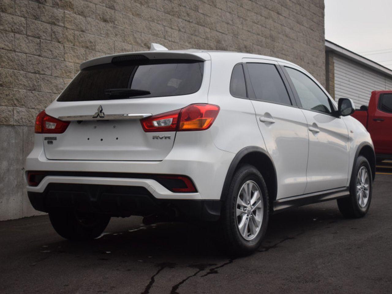 2019 Mitsubishi RVR SE-4