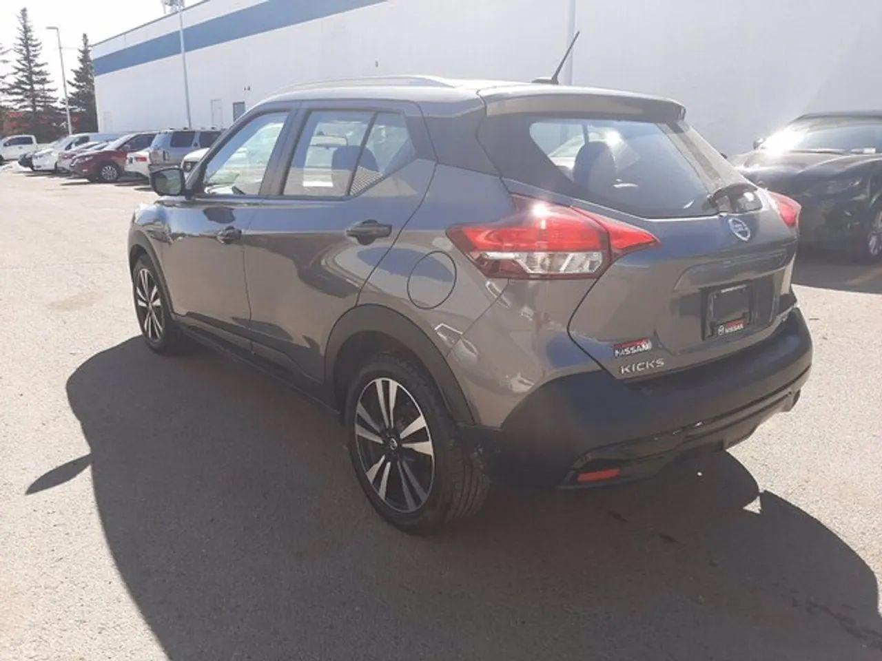 2019 Nissan Kicks S-2