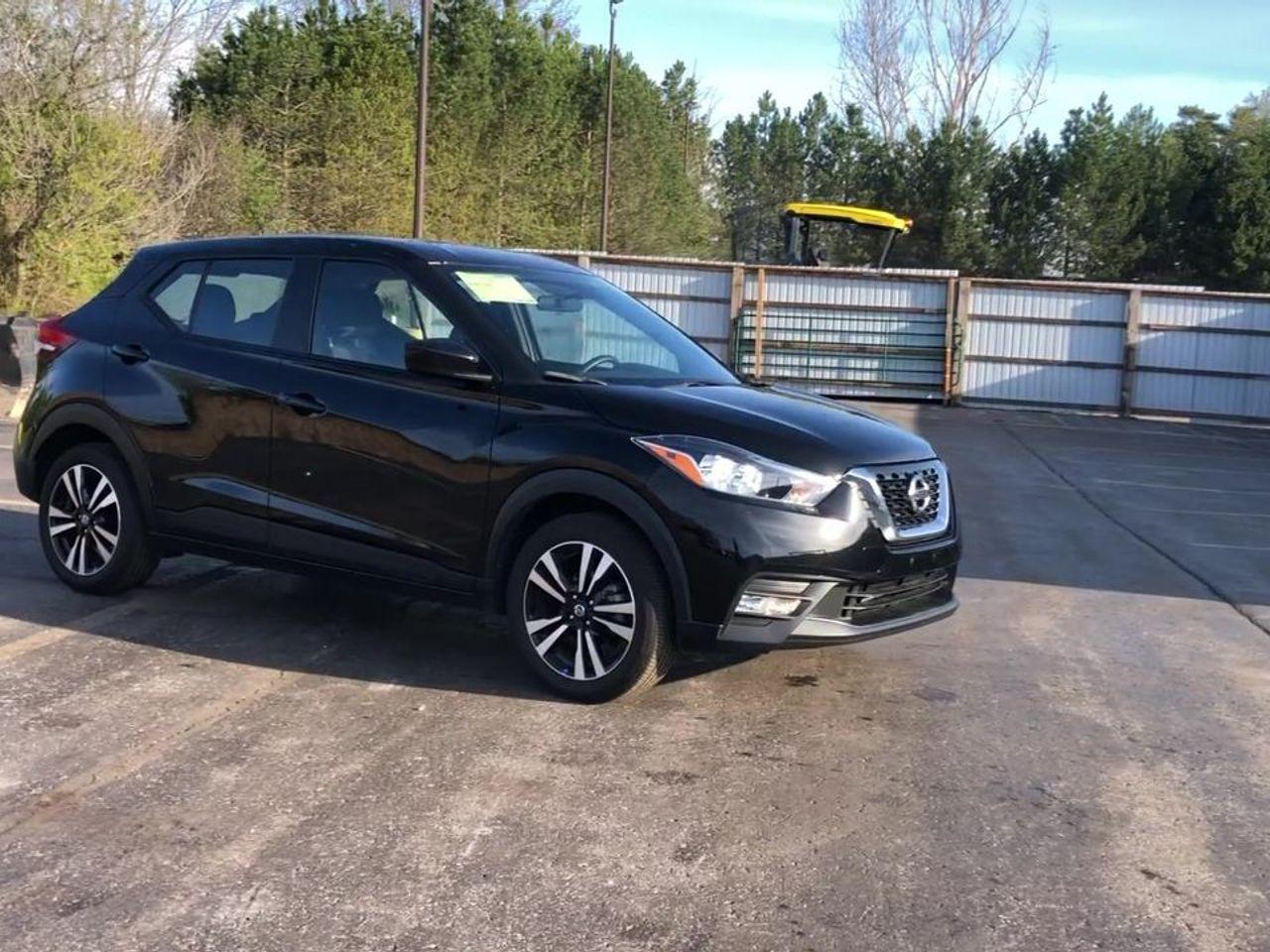 2019 Nissan Kicks S-1
