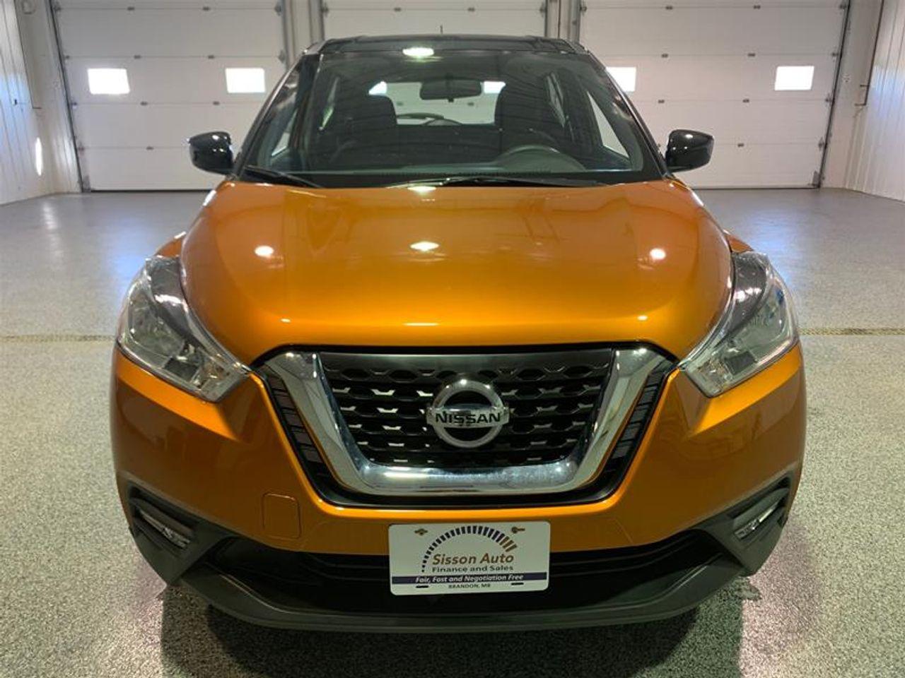 2019 Nissan Kicks S-1