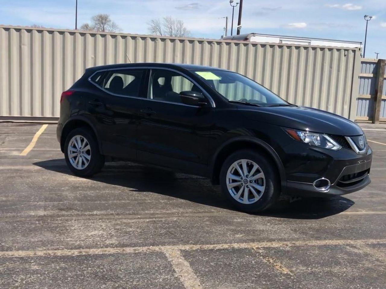 2019 Nissan Qashqai S-1