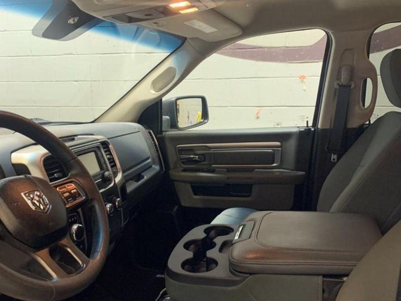 2019 Ram 1500 Classic SLT-4