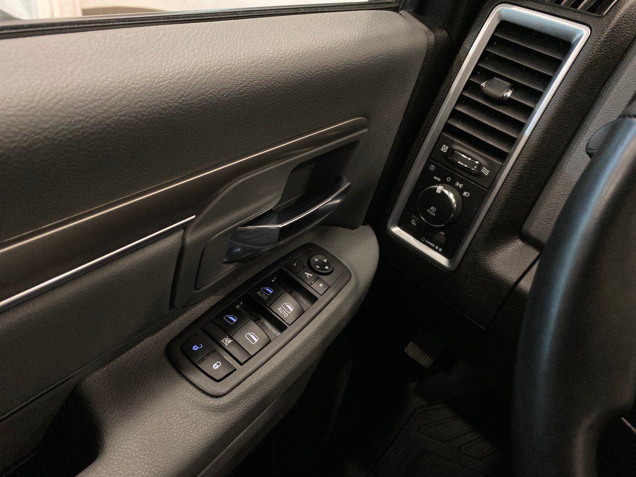 2019 Ram 1500 Classic Warlock-3