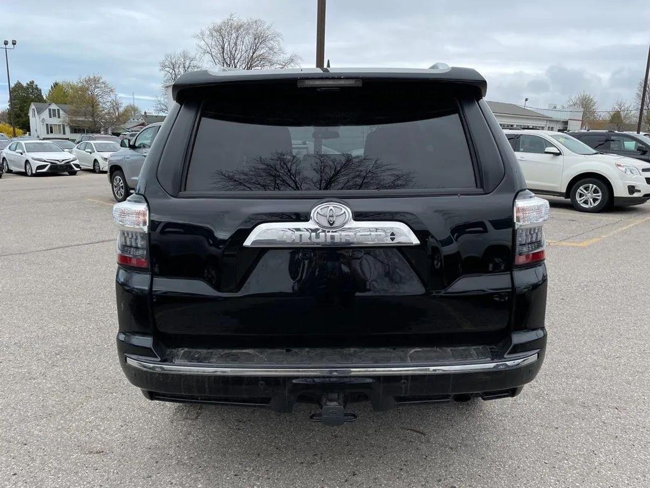 2019 Toyota 4Runner SR5-2