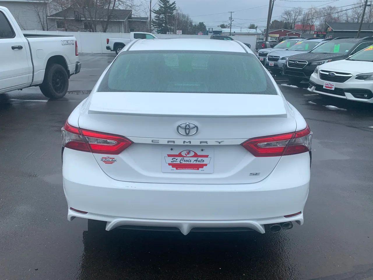 2019 Toyota Camry SE-4