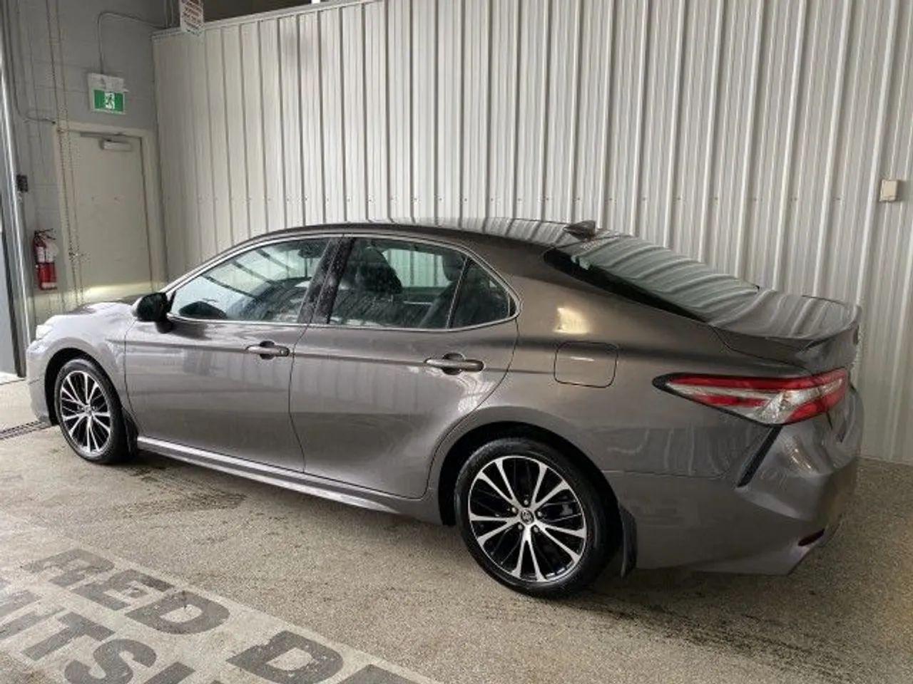 2019 Toyota Camry LE-2