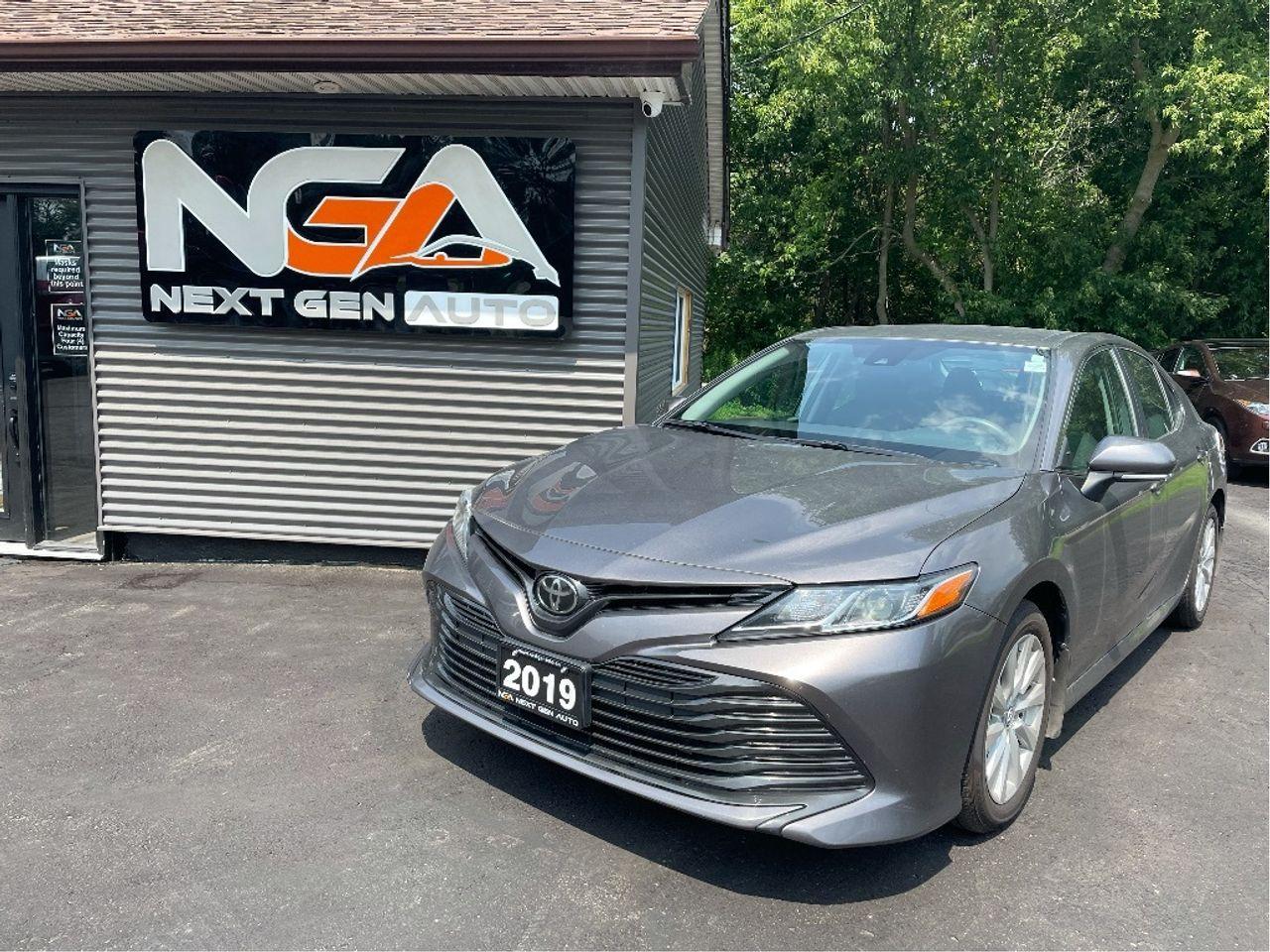 2019 Toyota Camry LE-0
