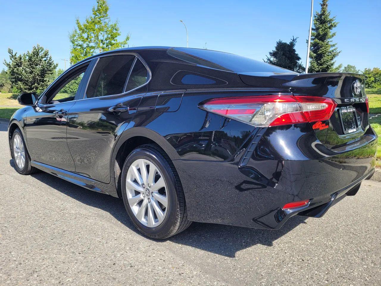 2019 Toyota Camry SE-2