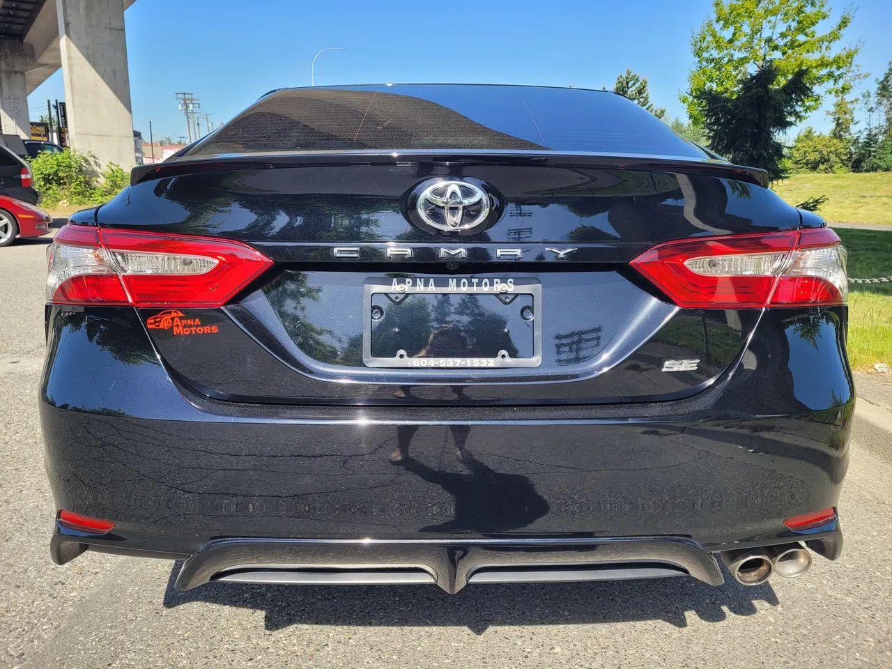 2019 Toyota Camry SE-3