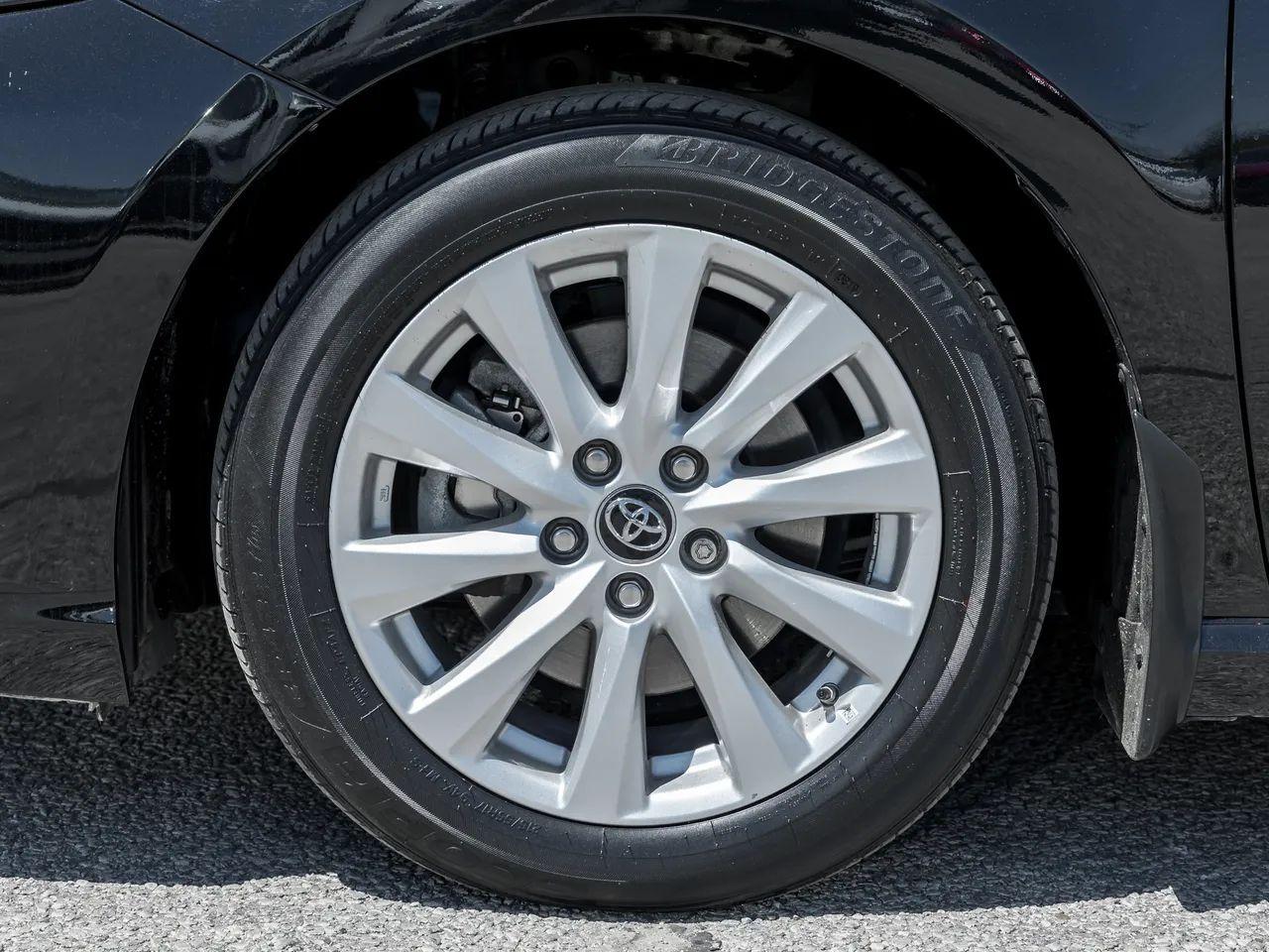 2019 Toyota Camry SE-3