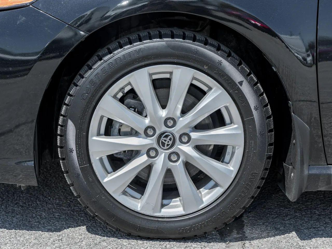 2019 Toyota Camry SE-3
