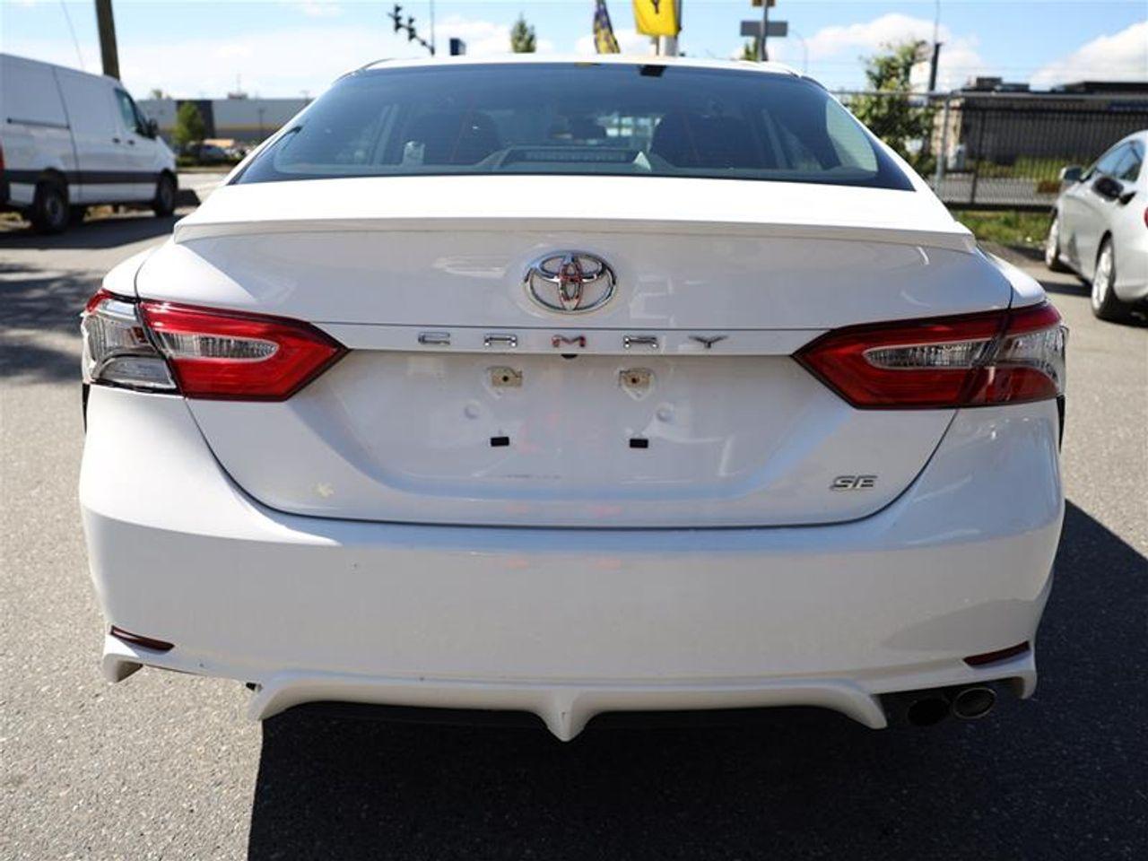 2019 Toyota Camry SE-3