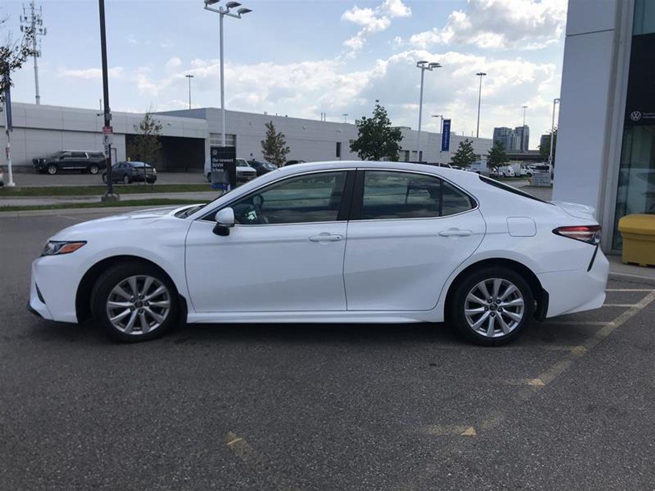 2019 Toyota Camry SE-2