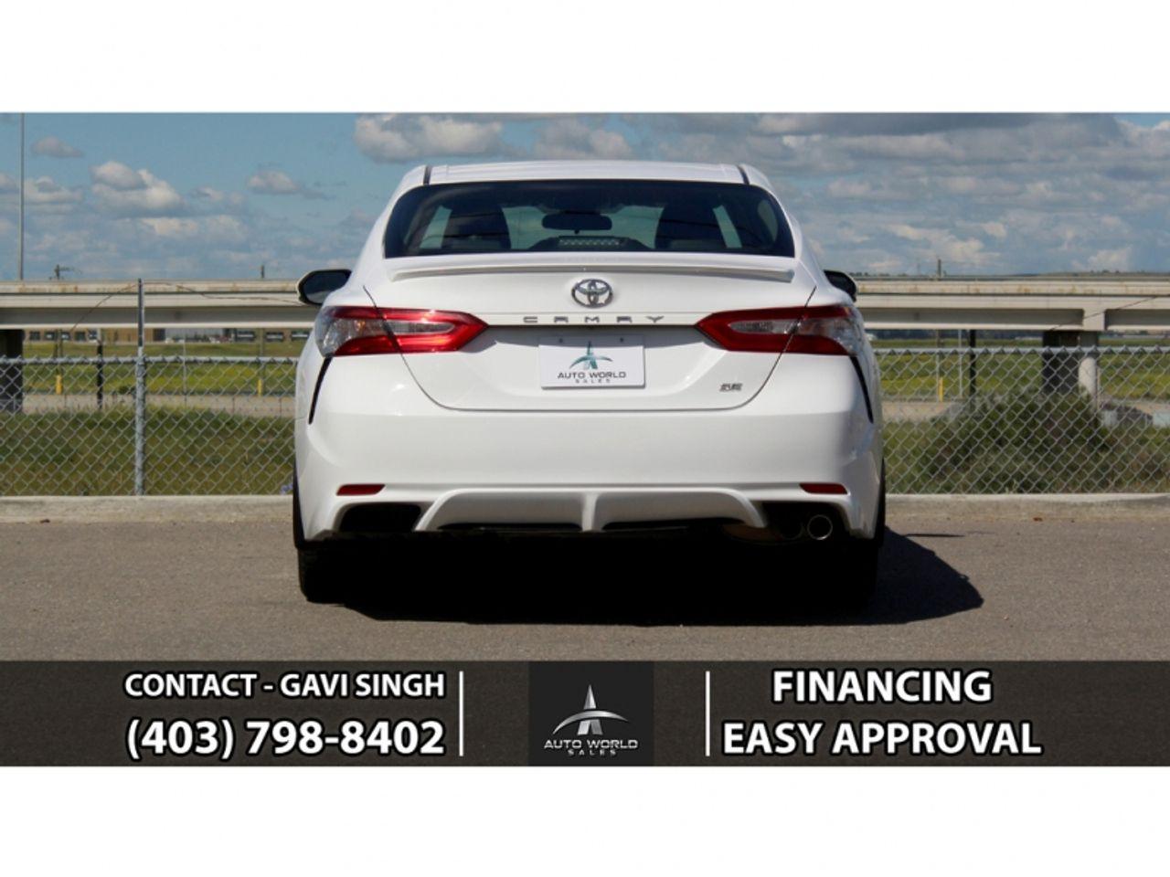 2019 Toyota Camry SE-2