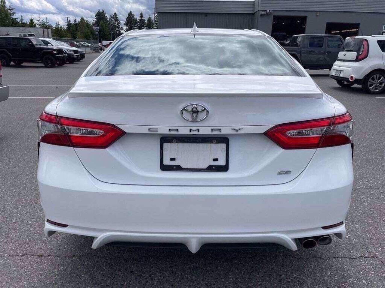 2019 Toyota Camry SE-3