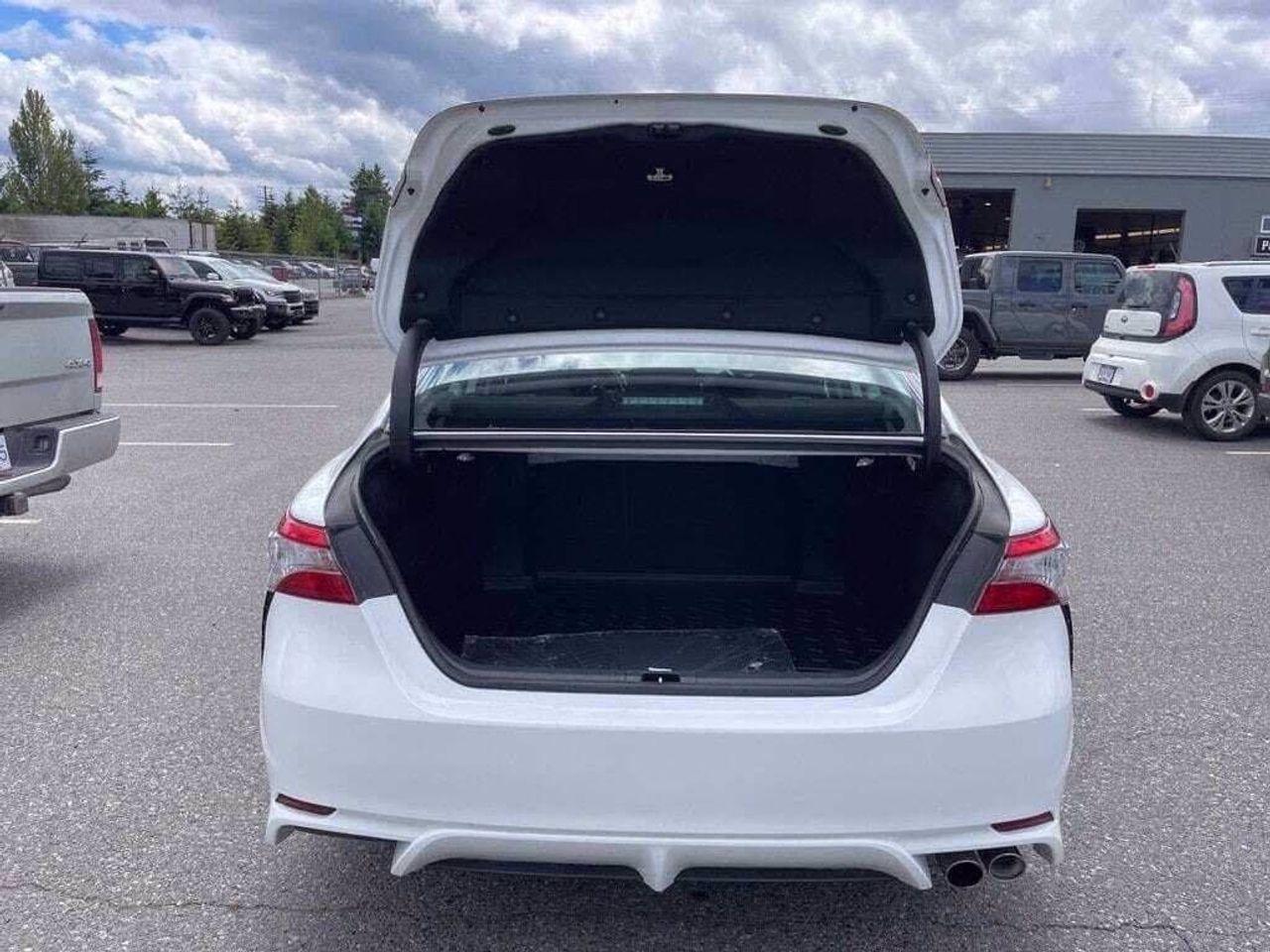 2019 Toyota Camry SE-4