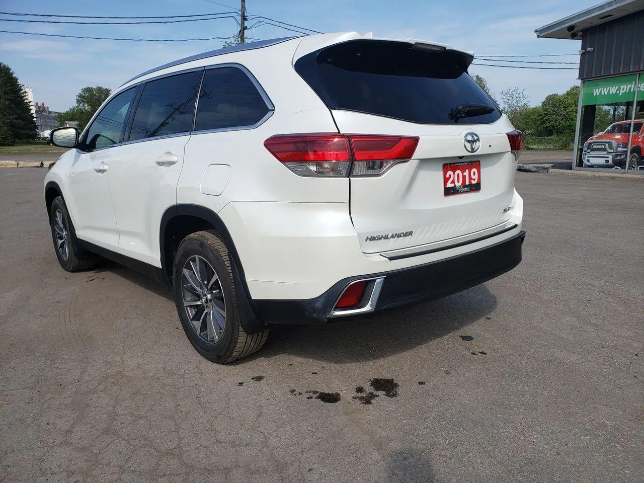 2019 Toyota Highlander XLE-2